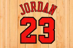 阿扎伦卡在利物浦比赛中反败为胜，爆冷引发热议！热度持续攀升